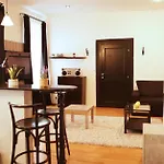 Cozy In The Middle Of Apartment *