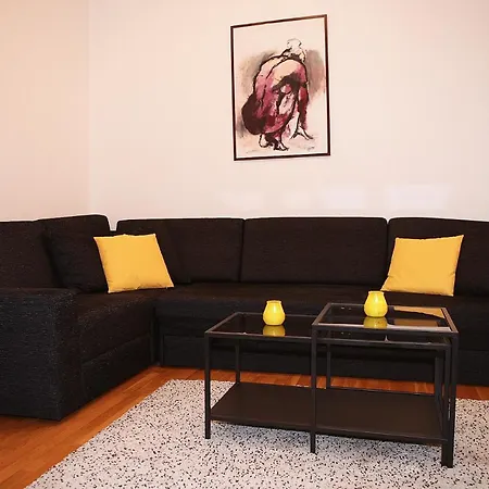 Apartment Cozy In The Middle Of *