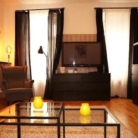 Апартаменти Cozy In The Middle Of Братислава