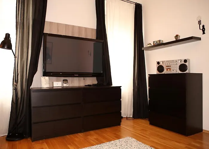 Cozy In The Middle Of *